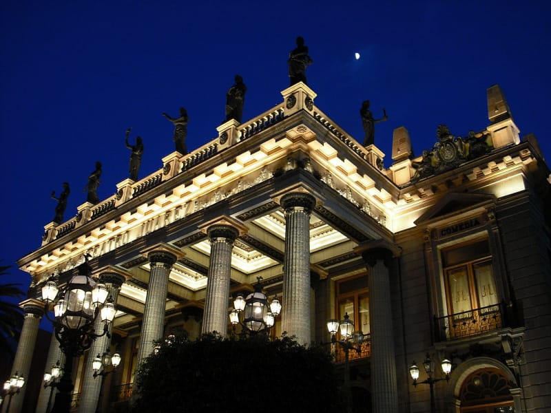 酒店夜景照明設(shè)計(jì).jpg 酒店夜景照明設(shè)計(jì).jpg